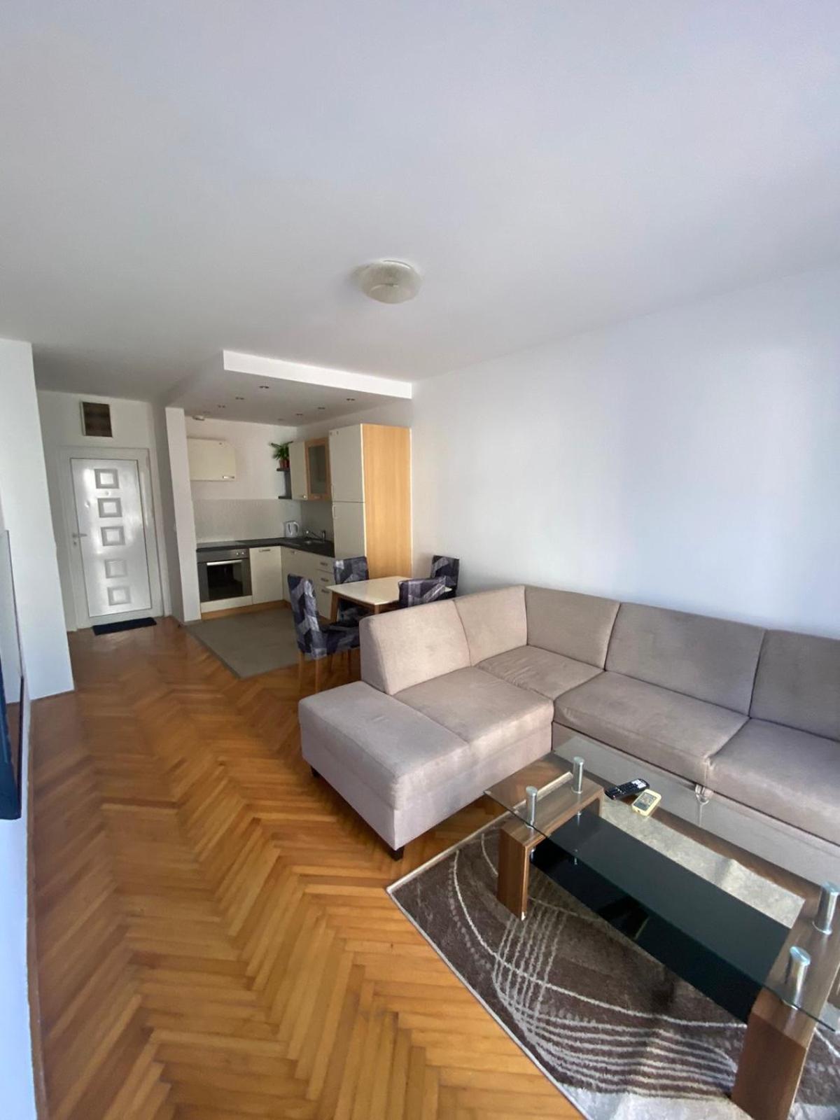 W Apartment *